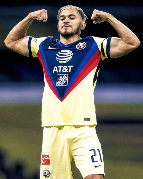 Henry Martín alcanzó la fama con el América, pero mantiene intacto sus  valores y apego familiar