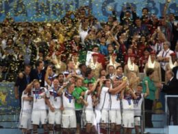 Alemania alza la copa the guardian