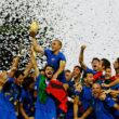 Fabio Cannavaro alza la Copa del Mundo