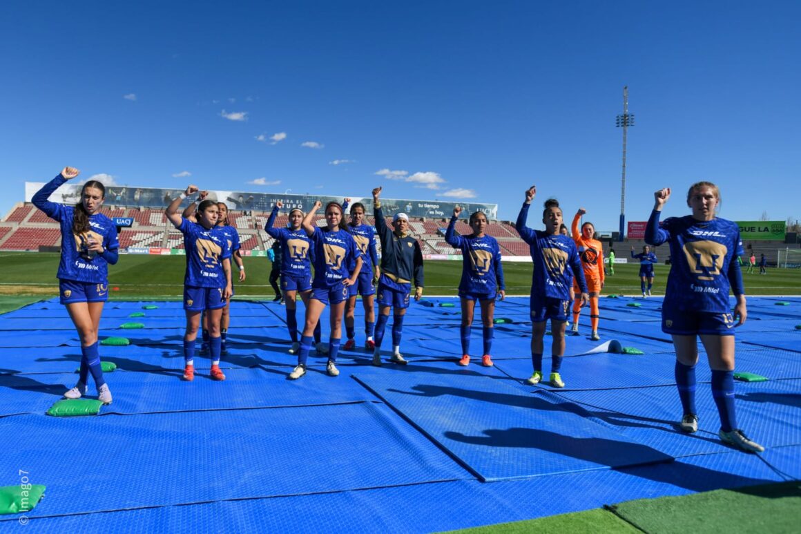 Jugadoras en el estadio