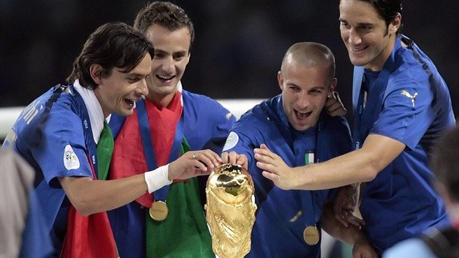 Los capos italianos contemplan la Copa