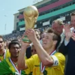 Dunga alza la copa 1994
