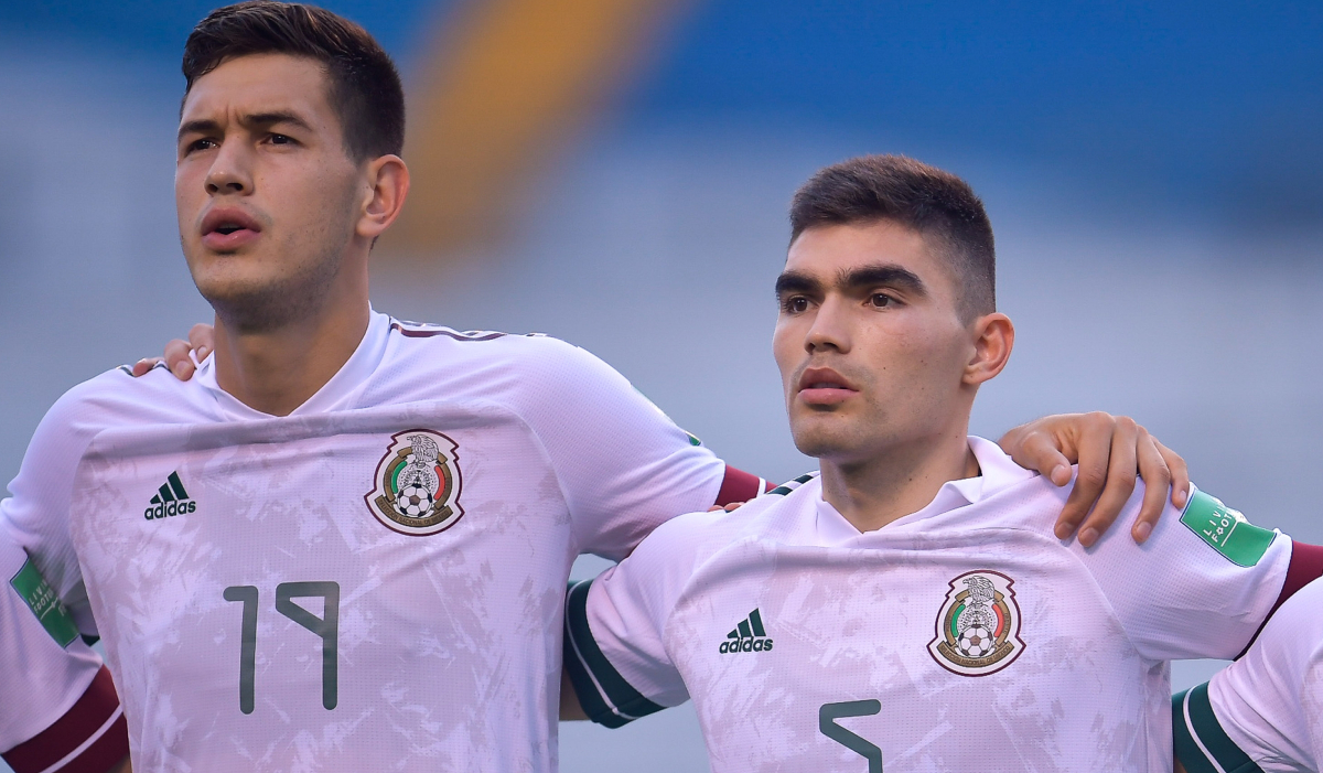 Cesar Montes y Johan Vasquez son impasables jugando juntos