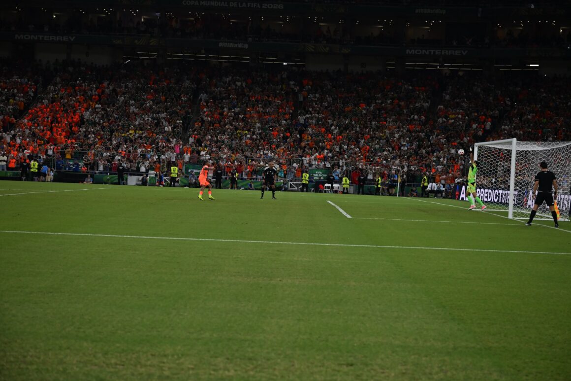 Bono ataja penal ante Holanda