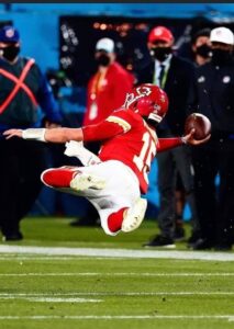 Mahomes levitando