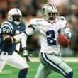 Deion Sanders corriendo