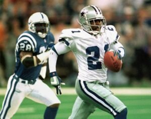 Deion Sanders corriendo